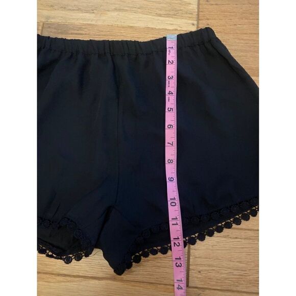 Brandy Melville, women's black elastic waist shorts with fringe hem - Picture 7 of 8